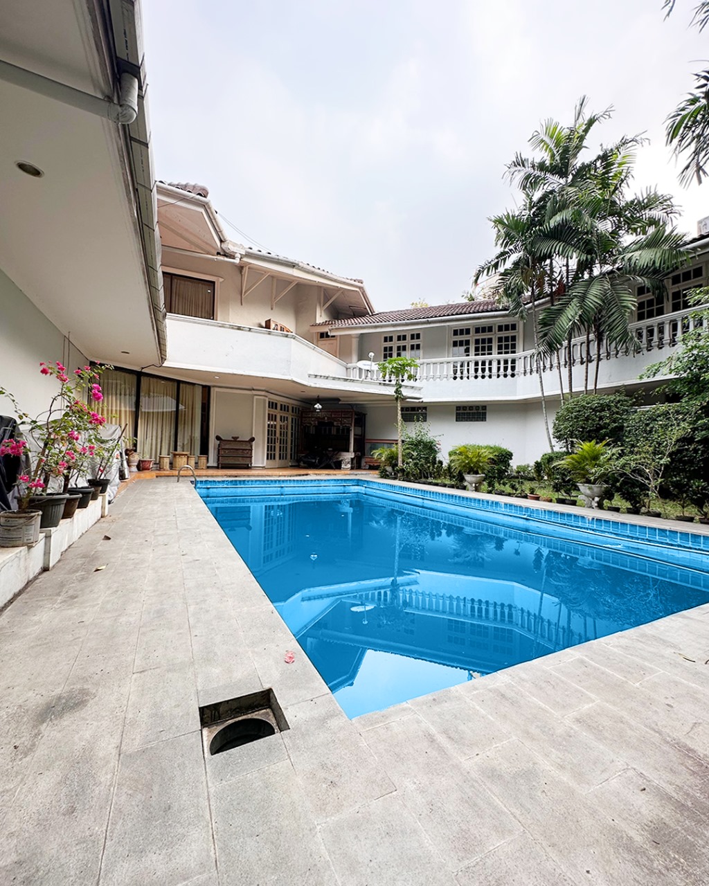 Property sejenis